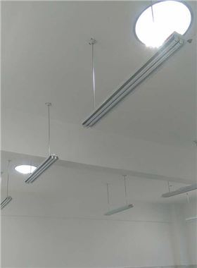 校园无电导光管采光照明效果