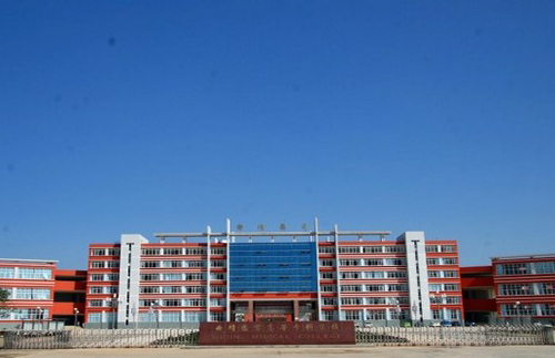 曲靖经开区第三中学无电照明应用